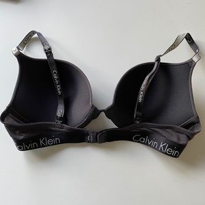 CALVIN KLEIN BRA